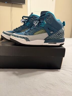 Jordan Spizike Space Blue High-Top Sneakers - 6Y 7.5W